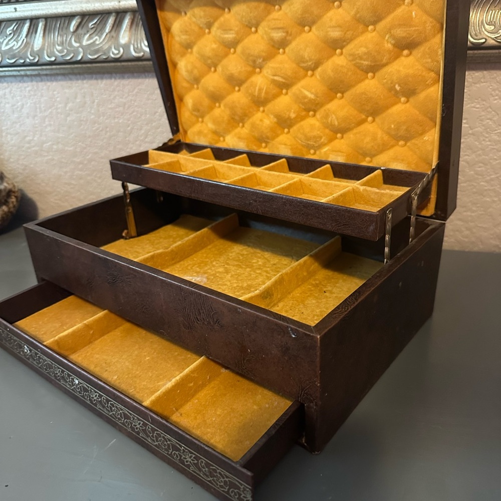 Vintage Brown Jewelry Organizer with Gold Velvet Lining